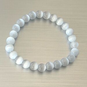 White Cat Eye 8mm Stretch Bracelet 7”
